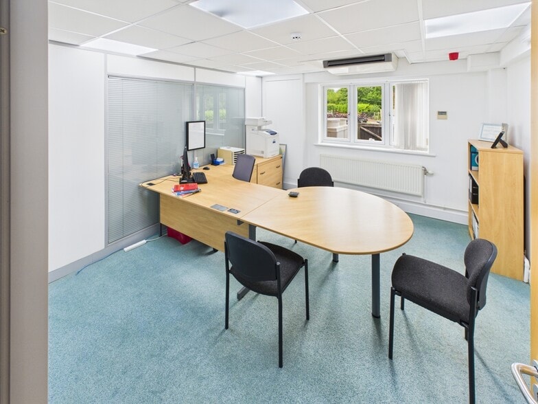 Park Ln, Chester for lease - Interior Photo - Image 3 of 5