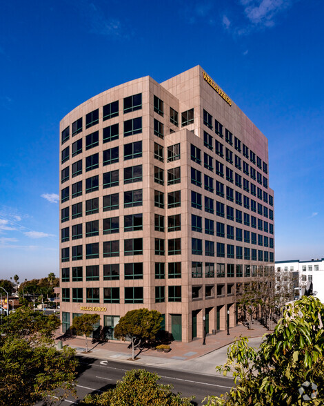 222 S Harbor Blvd, Anaheim, CA for lease - Building Photo - Image 1 of 19