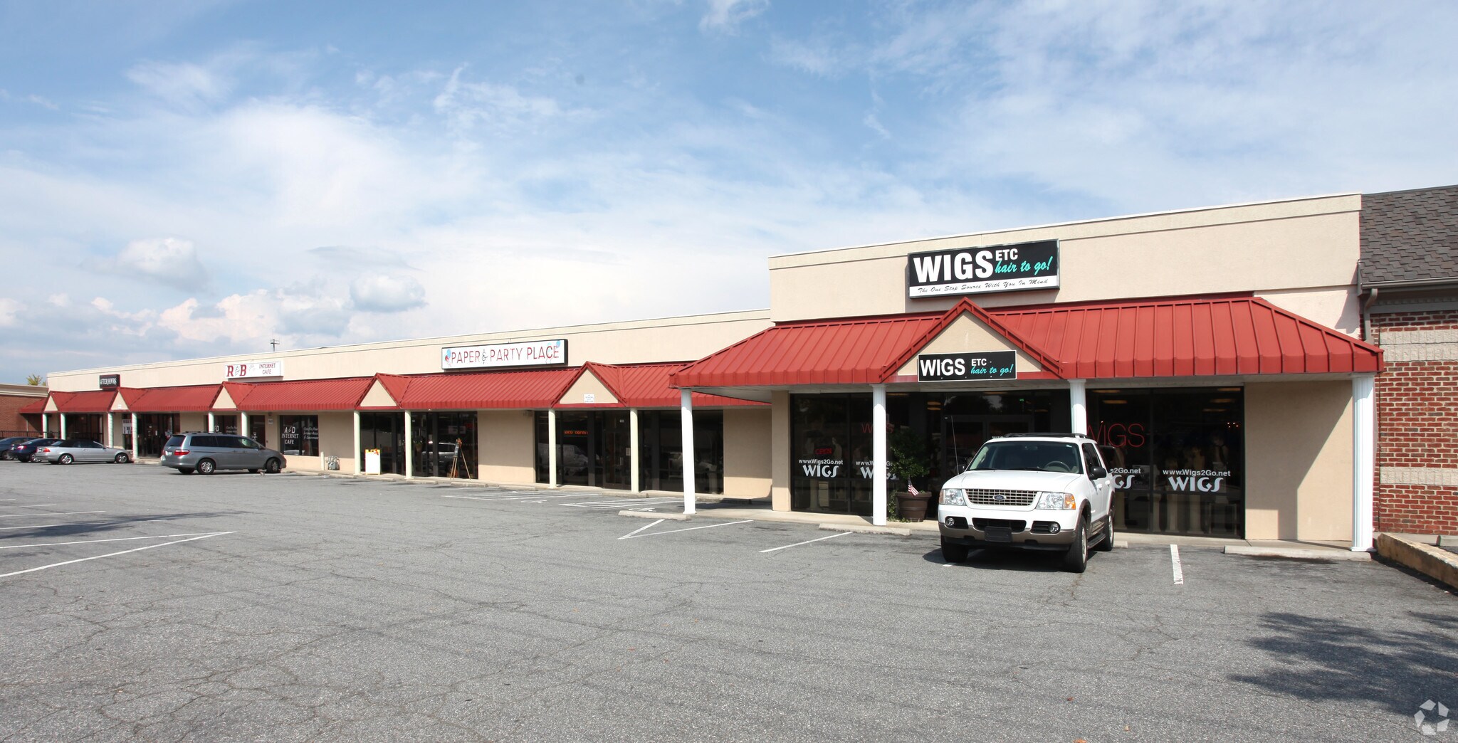 1600 N Main St, High Point, NC for sale Primary Photo- Image 1 of 1