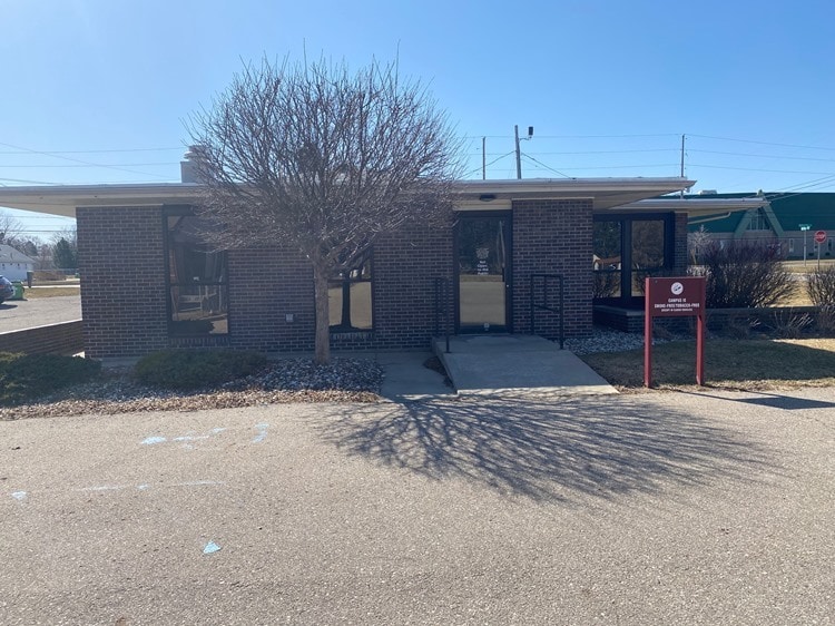 1192 W Bristol Rd, Flint, MI 48507