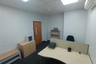 8 Madeira Ave, Leigh On Sea for lease Interior Photo- Image 2 of 3