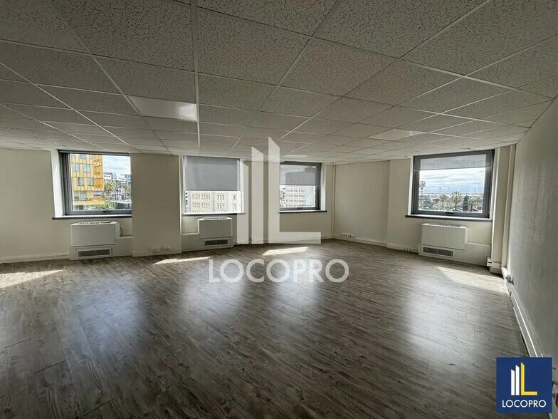 Office in Nice for lease - Interior Photo - Image 2 of 8
