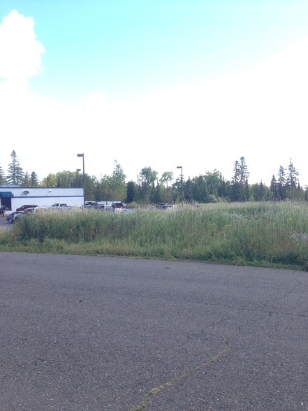 212 N Mn-61, Two Harbors, MN for sale - Primary Photo - Image 1 of 1