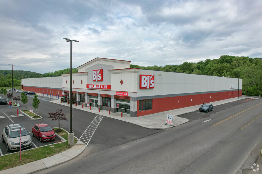 Power Center & Main St, Bridgeville, PA for lease - Building Photo - Image 1 of 16