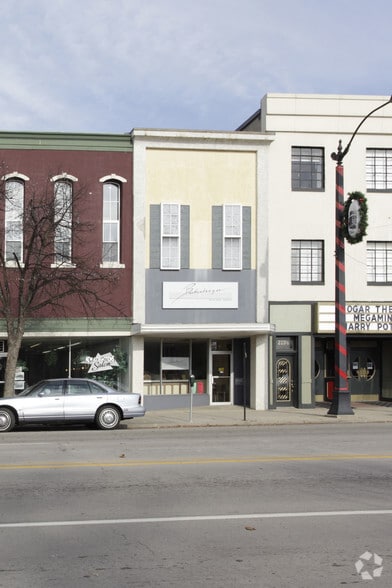 221 E Michigan Ave, Marshall, MI for sale - Building Photo - Image 2 of 2