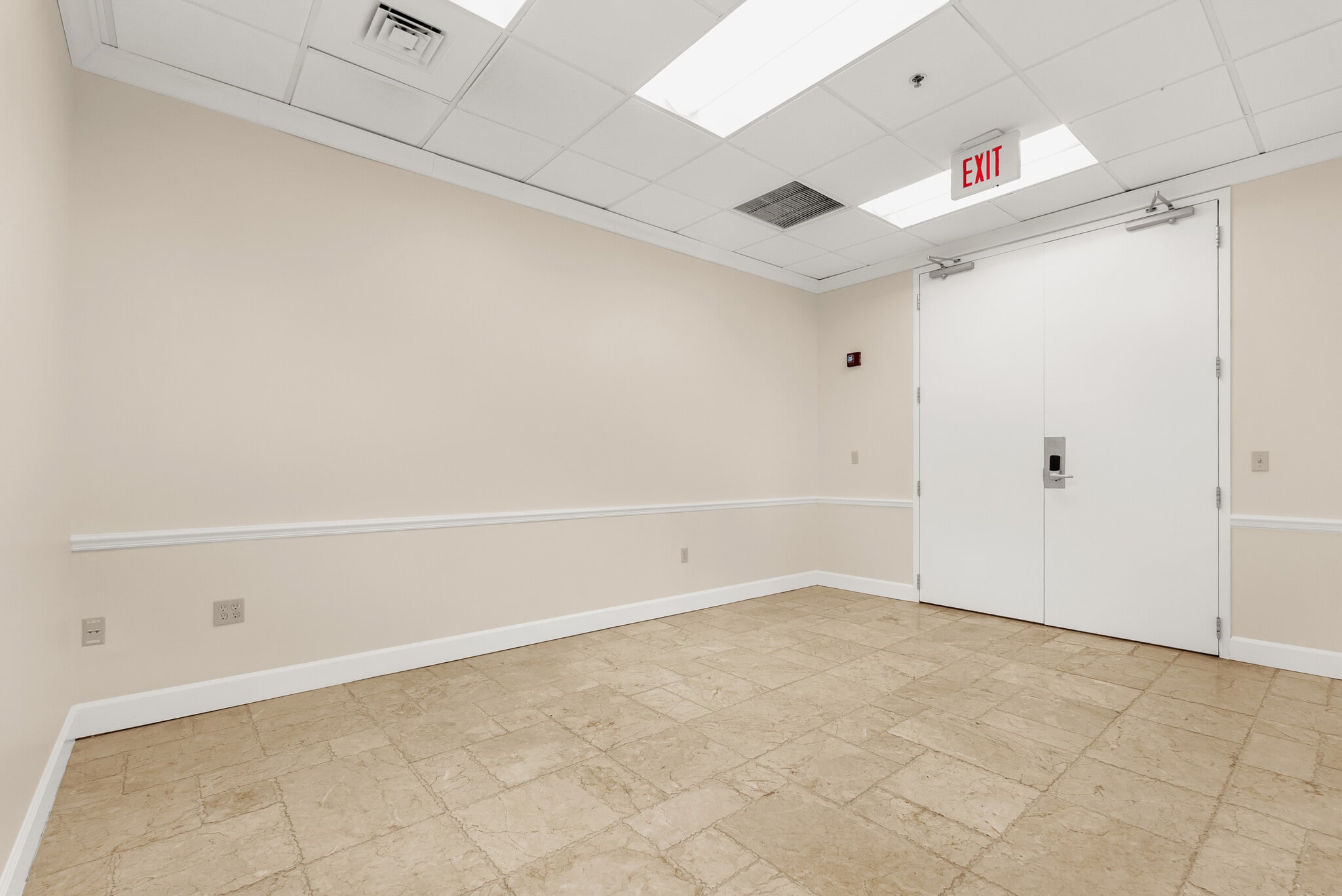 121 S Orange Ave, Orlando, FL for lease Interior Photo- Image 1 of 18