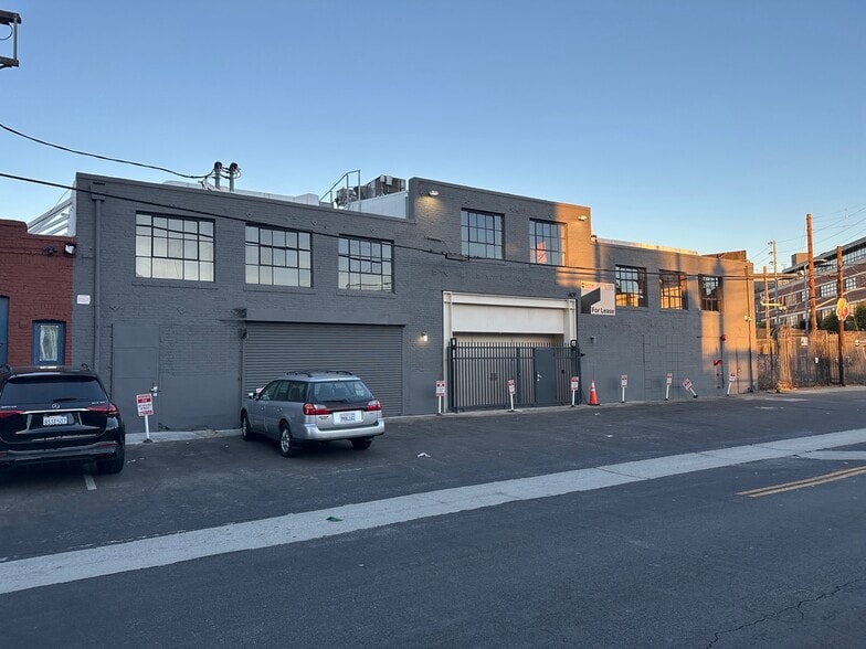 407 Molino St, Los Angeles, CA for lease - Building Photo - Image 1 of 10