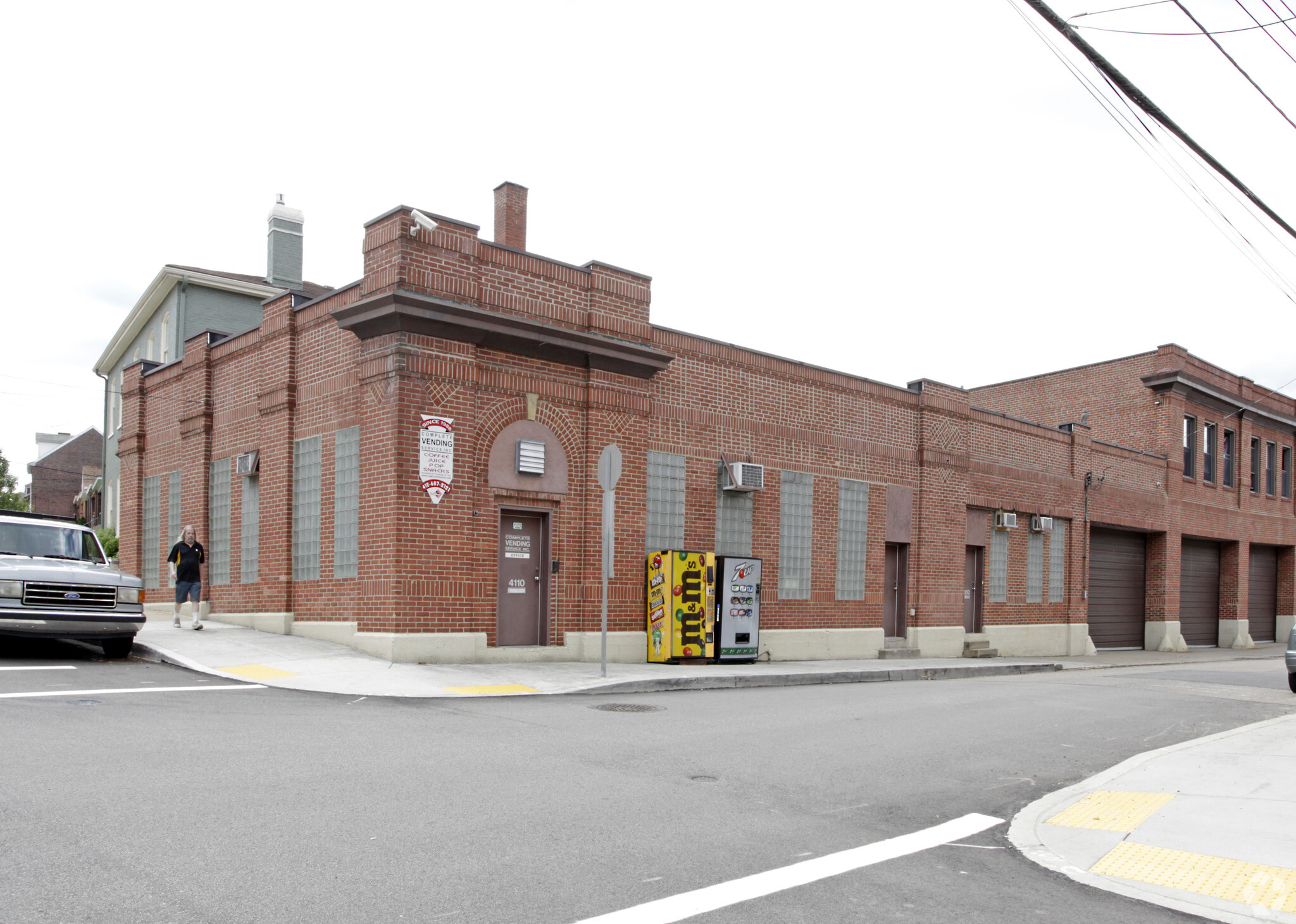 4110 Davison St, Pittsburgh, PA for lease Primary Photo- Image 1 of 18