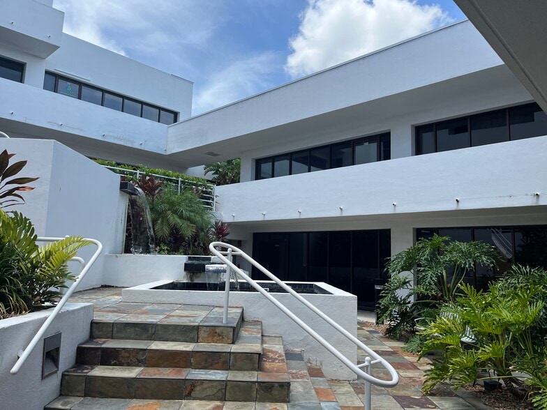 8660 College Pky, Fort Myers, FL for lease - Building Photo - Image 3 of 8