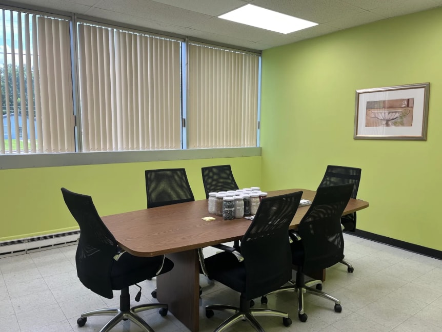 1119 Kickapoo St, Lincoln, IL for sale Interior Photo- Image 1 of 9