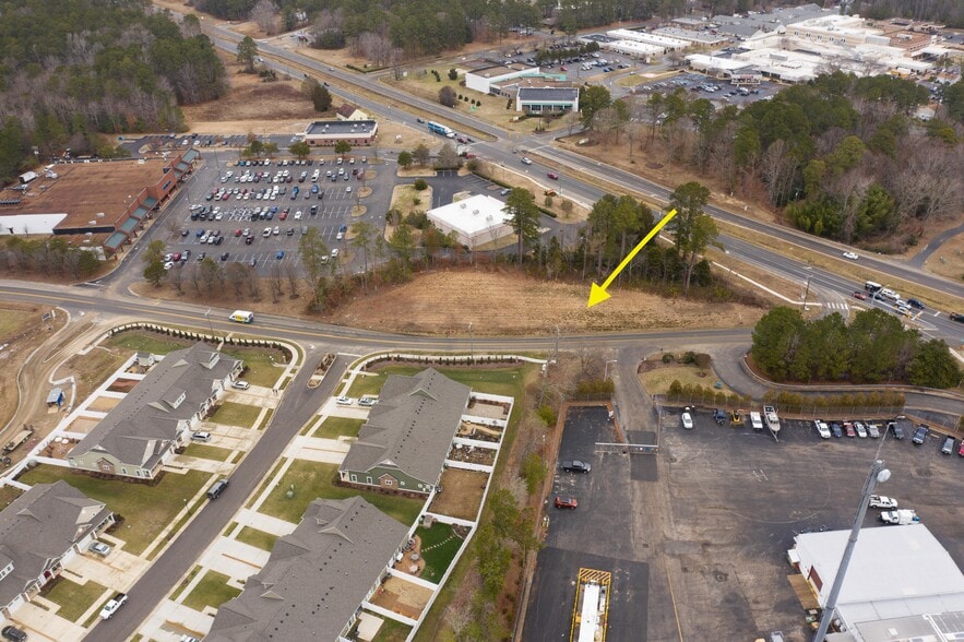Fiddler's Green, Gloucester, VA for sale - Aerial - Image 2 of 6