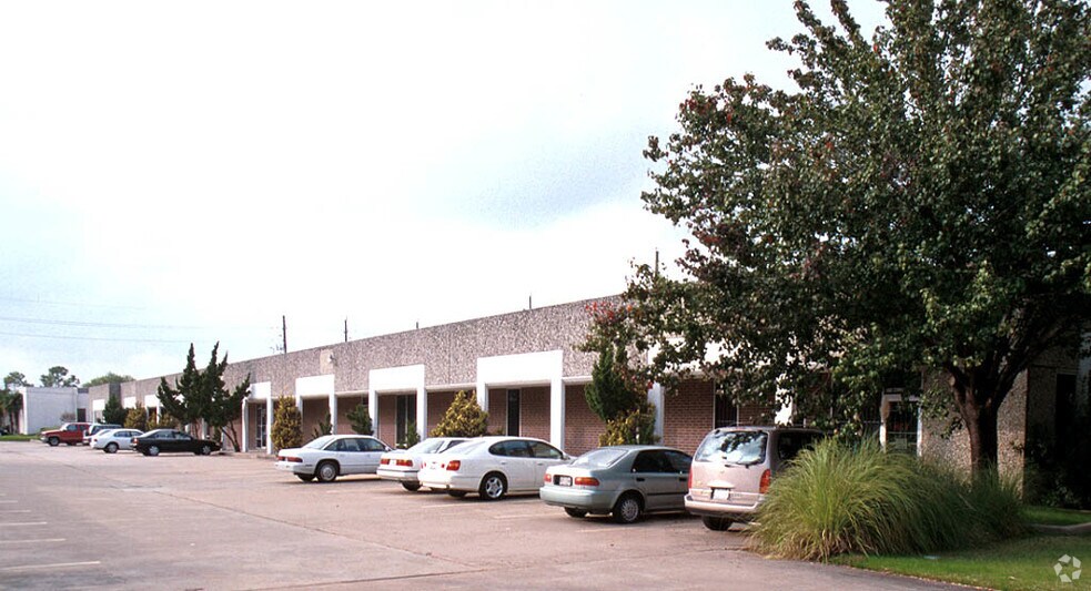 5800 Corporate Dr, Houston, TX for lease - Image 1 of 2
