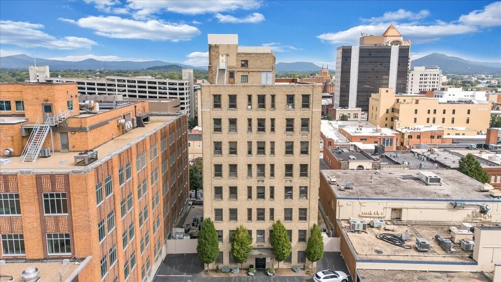 30 Franklin Rd SW, Roanoke, VA for lease - Building Photo - Image 2 of 13