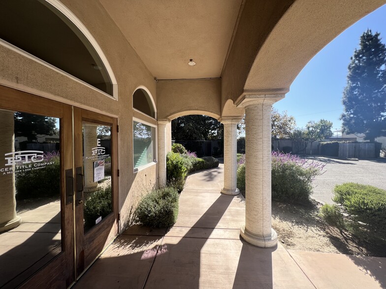 204-210 E Enos Dr, Santa Maria, CA for lease - Building Photo - Image 2 of 11