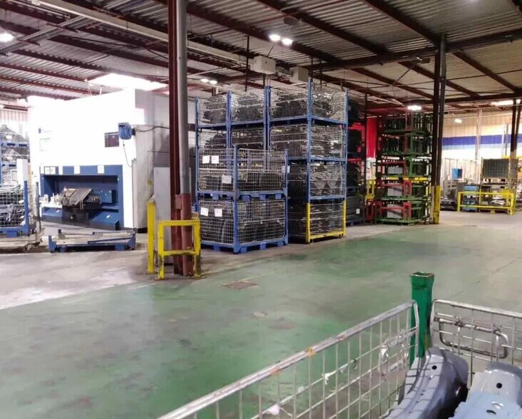 Industrial in Migennes for sale - Interior Photo - Image 1 of 5