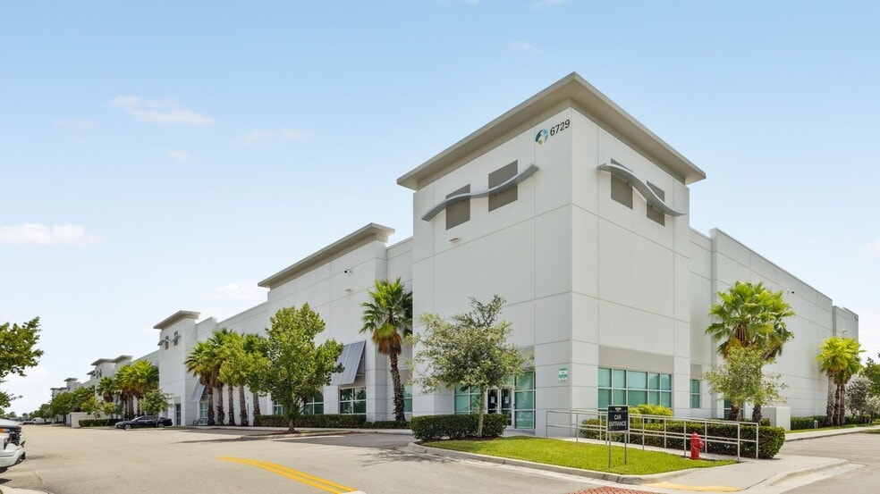 1315 N Jog, West Palm Beach, FL for lease - Building Photo - Image 2 of 3