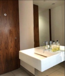 75 Wells St, London for lease - Interior Photo - Image 3 of 8