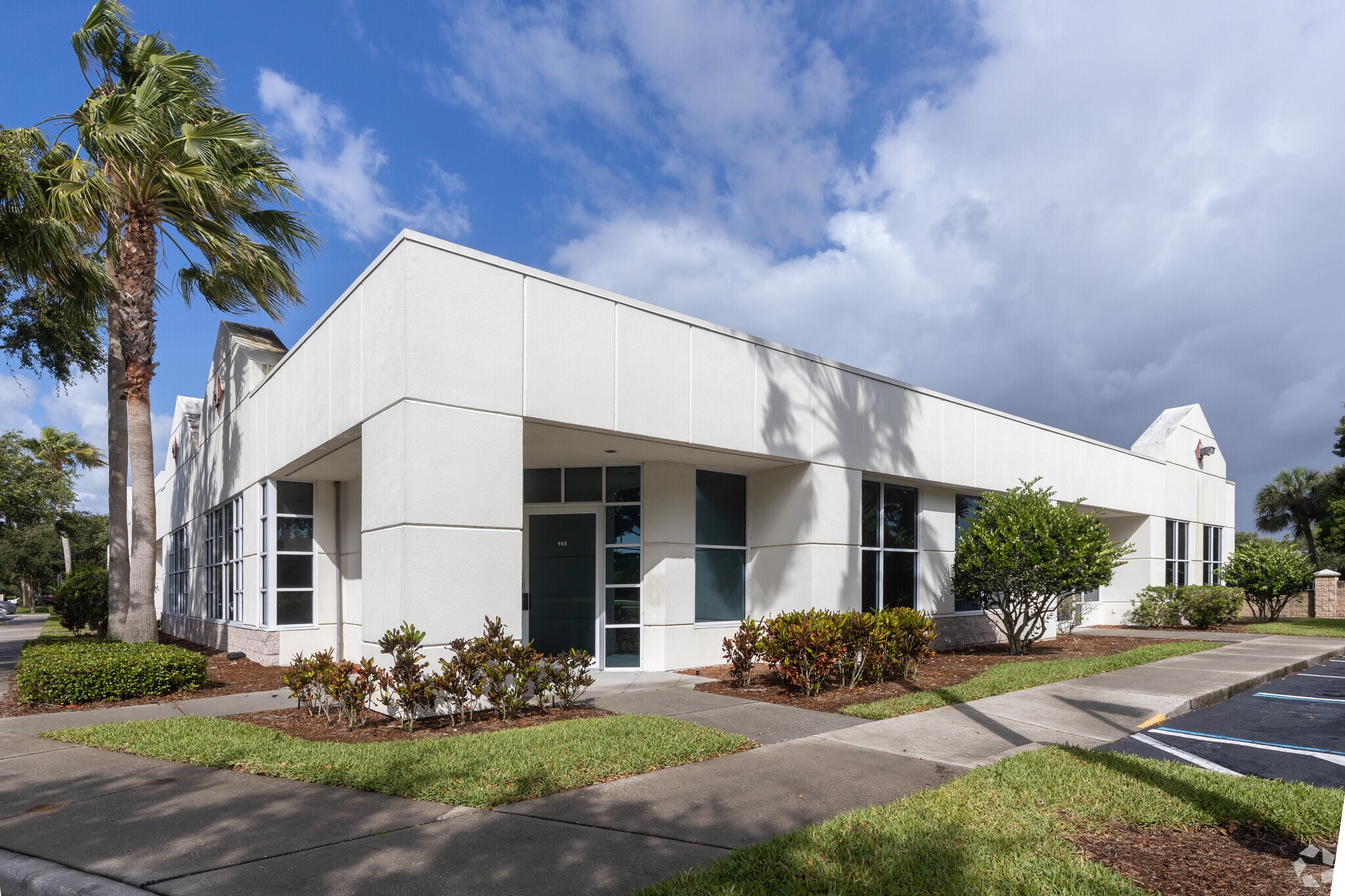 8240 Devereux Dr, Melbourne, FL for lease Building Photo- Image 1 of 8