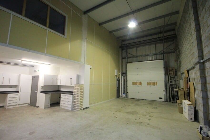 Unit 2 Boxley Rd, Maidstone for lease - Interior Photo - Image 2 of 4