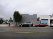 10950 S Main St, Los Angeles CA - Bank Owned Property