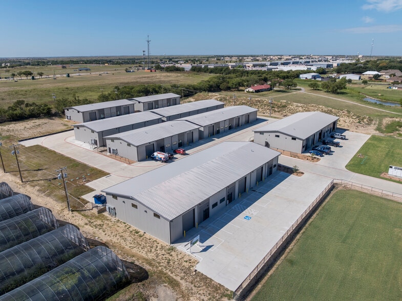 6451 Silver Saddle Rd, Fort Worth, TX for lease - Building Photo - Image 3 of 40