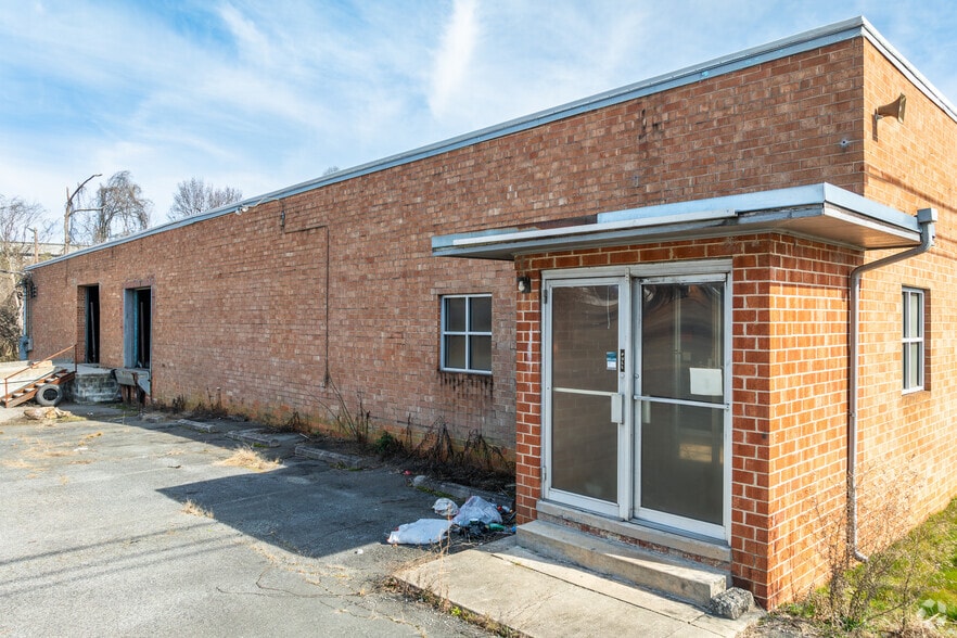 1415 S Elm St, High Point, NC for sale - Building Photo - Image 3 of 23