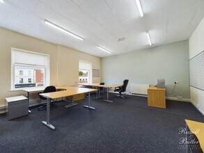 Market Hl, Buckingham for lease Interior Photo- Image 2 of 6