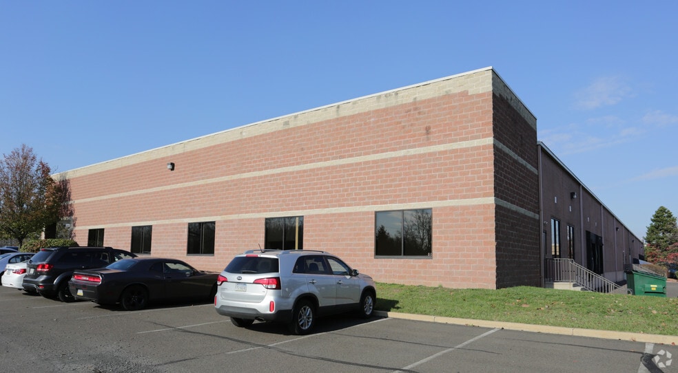 1501 Grundy Ln, Bristol, PA for lease - Building Photo - Image 2 of 5