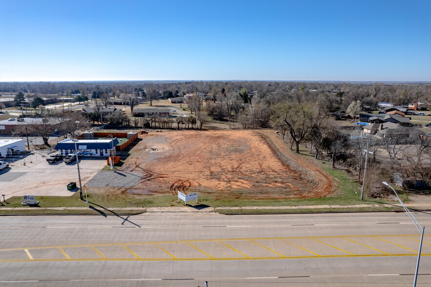 1724 W Hwy 152, Mustang, OK for sale - Building Photo - Image 1 of 4