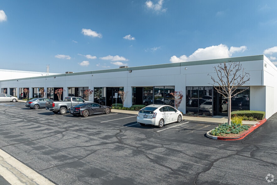 16021 Arrow Hwy, Irwindale, CA for lease - Building Photo - Image 2 of 28