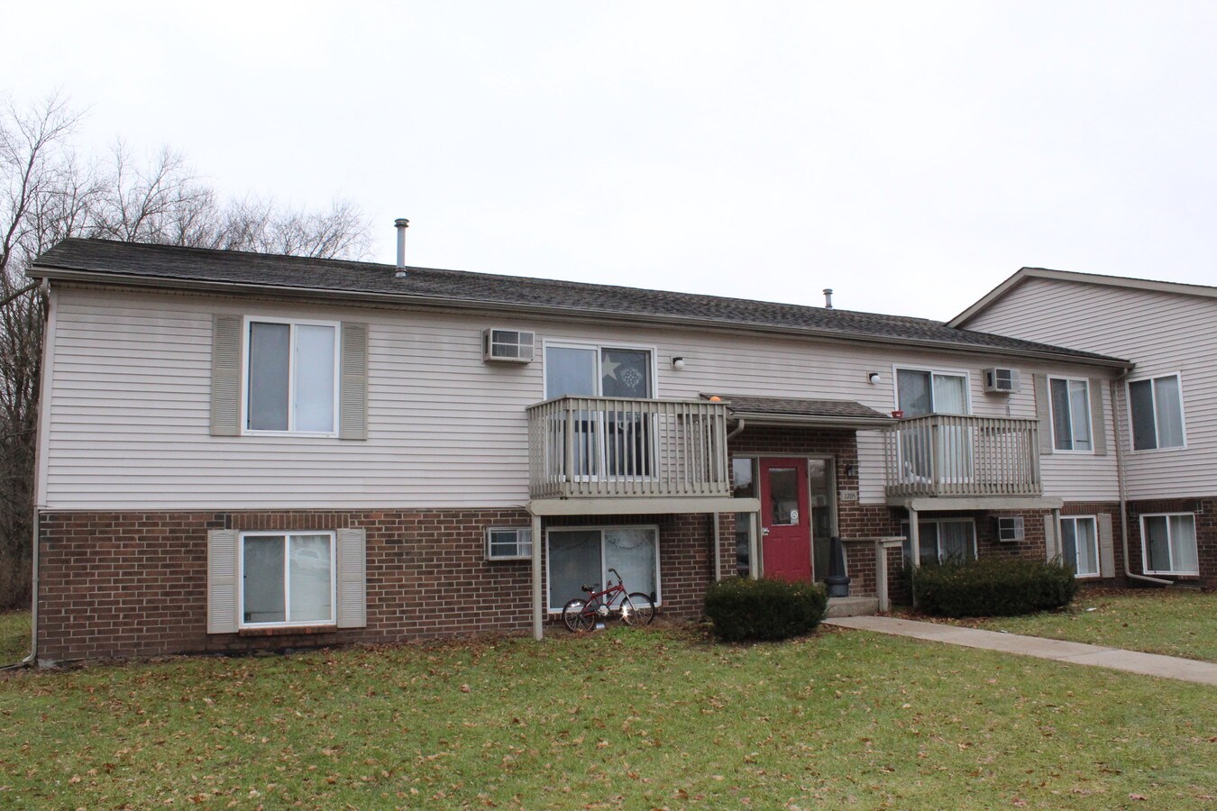 1180 Brentwood St, Belding, MI 48809