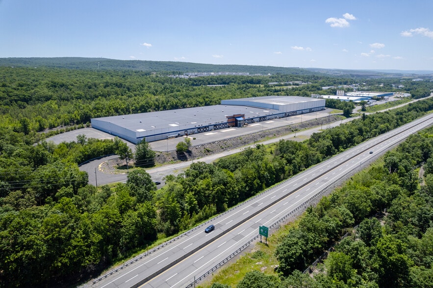 1 Commerce Rd, Pittston, PA for lease - Building Photo - Image 1 of 8