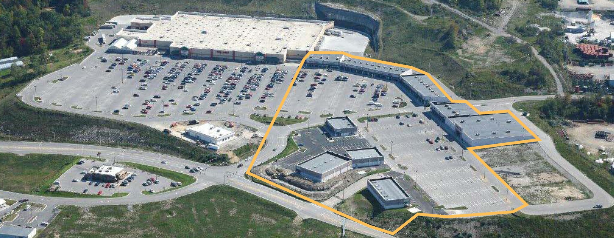 647-702 Commonwealth Dr, Norton, VA for sale Primary Photo- Image 1 of 1