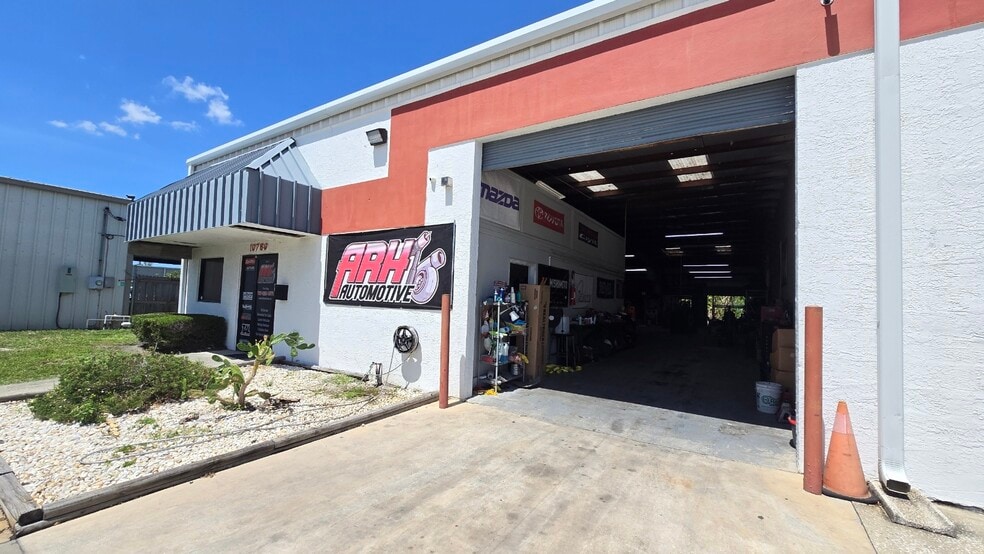 10780 47th St N, Clearwater, FL for lease - Building Photo - Image 3 of 10