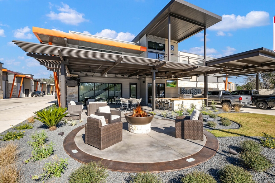 7231 Stonewall Bnd, San Antonio, TX for sale - Primary Photo - Image 1 of 17