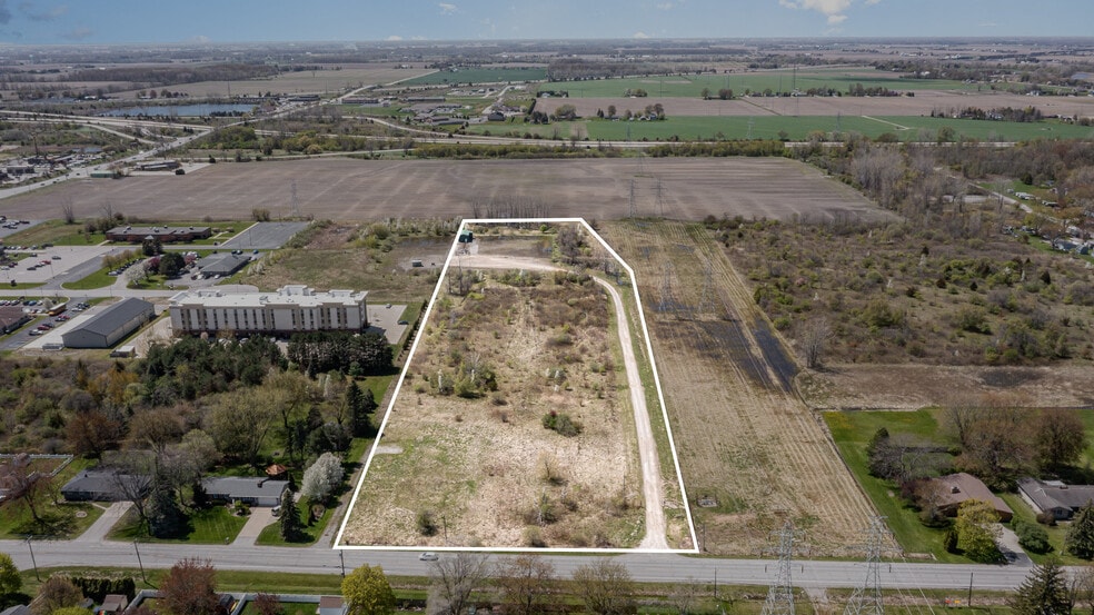 3868 2 Mile Rd, Bay City, MI for sale - Building Photo - Image 1 of 9