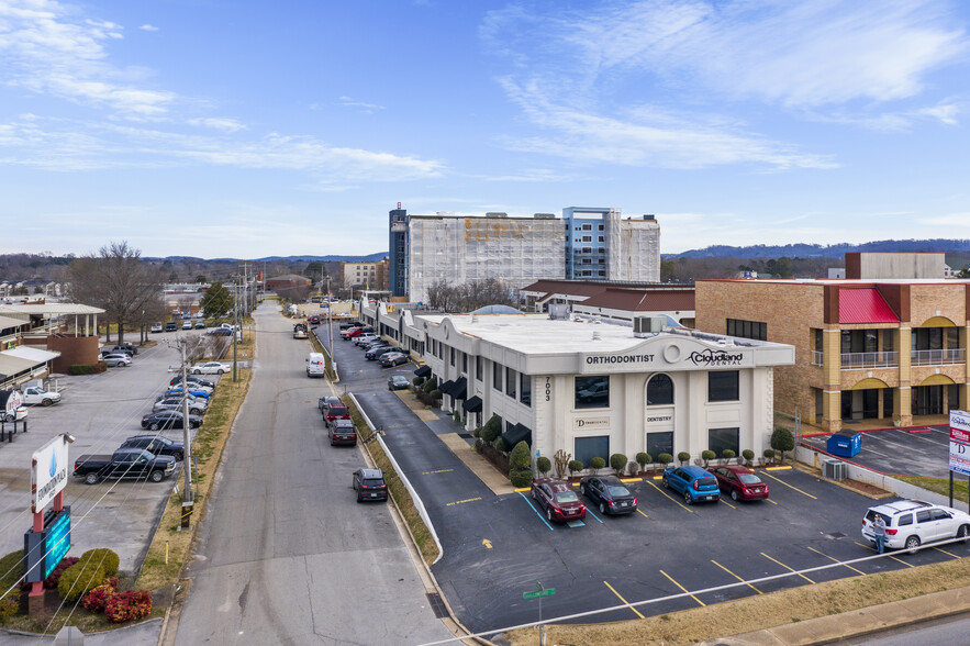 7003 Shallowford Rd, Chattanooga, TN for lease - Building Photo - Image 3 of 12