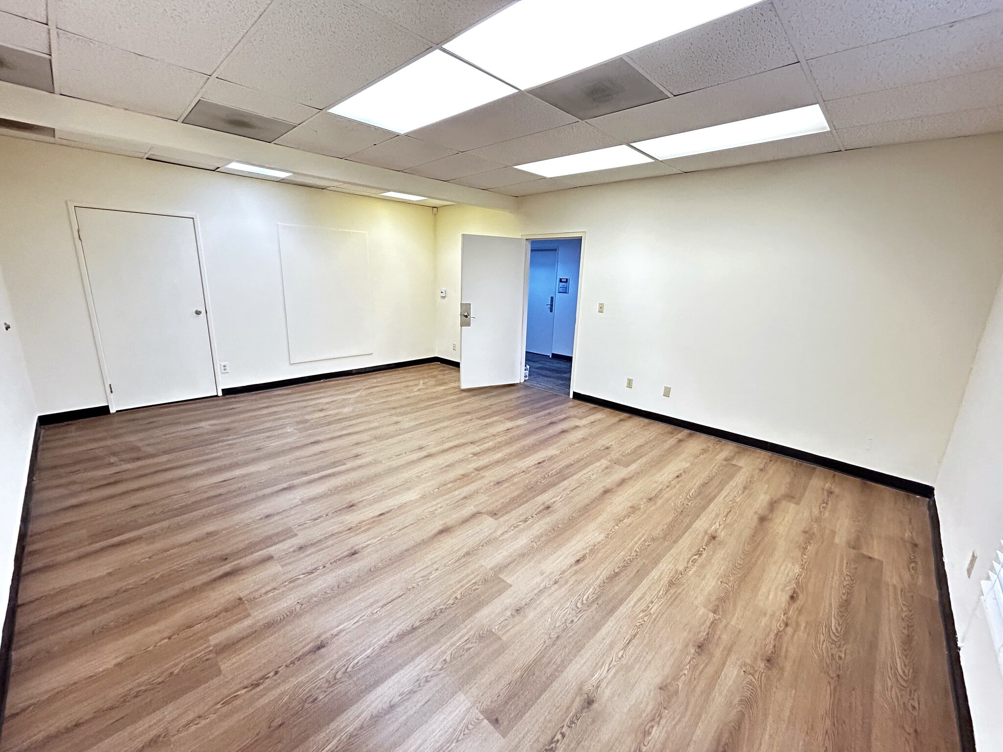 595 W Lambert Rd, Brea, CA for lease Interior Photo- Image 1 of 5