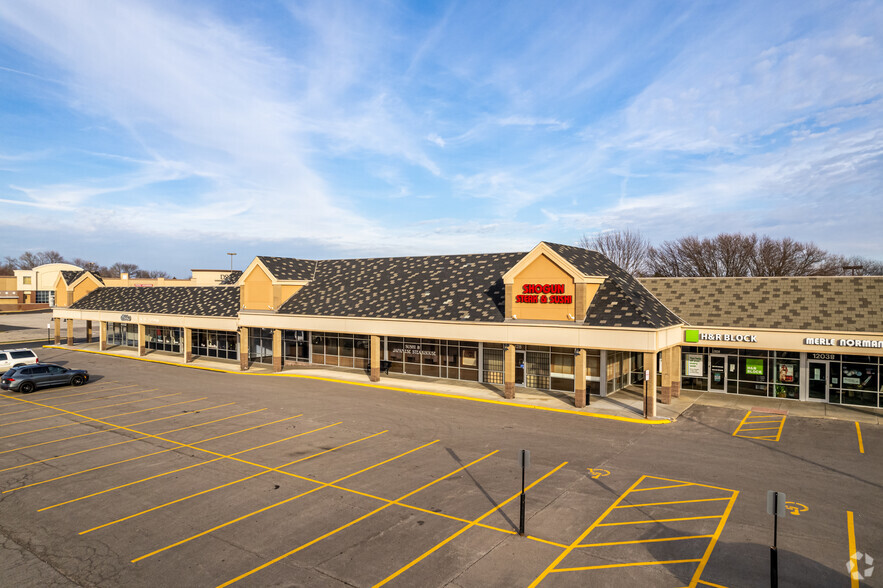 12200 W 95th St, Lenexa, KS for lease - Building Photo - Image 3 of 6