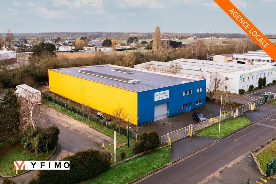 Flex in Coignières for lease - Aerial - Image 1 of 7