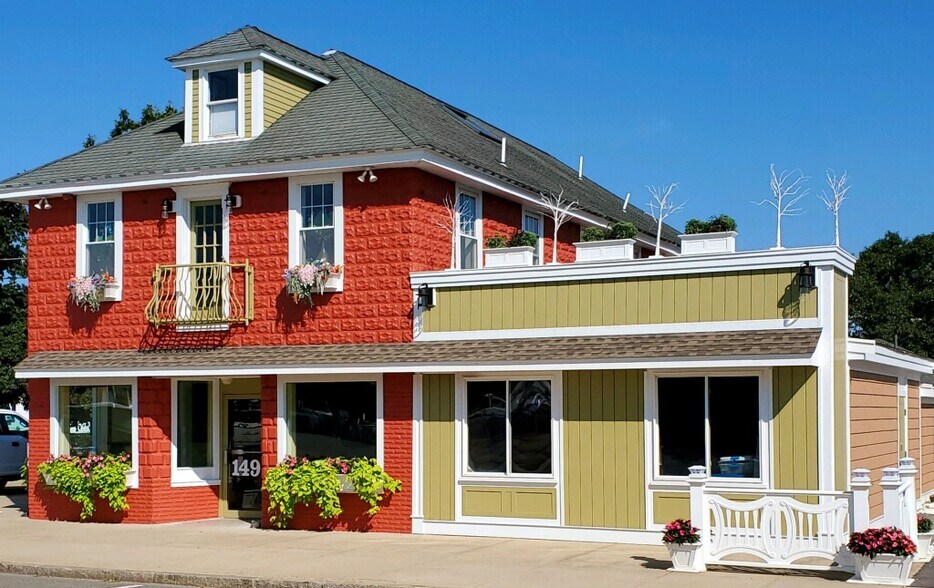 145 Main St, Buzzards Bay, MA 02532