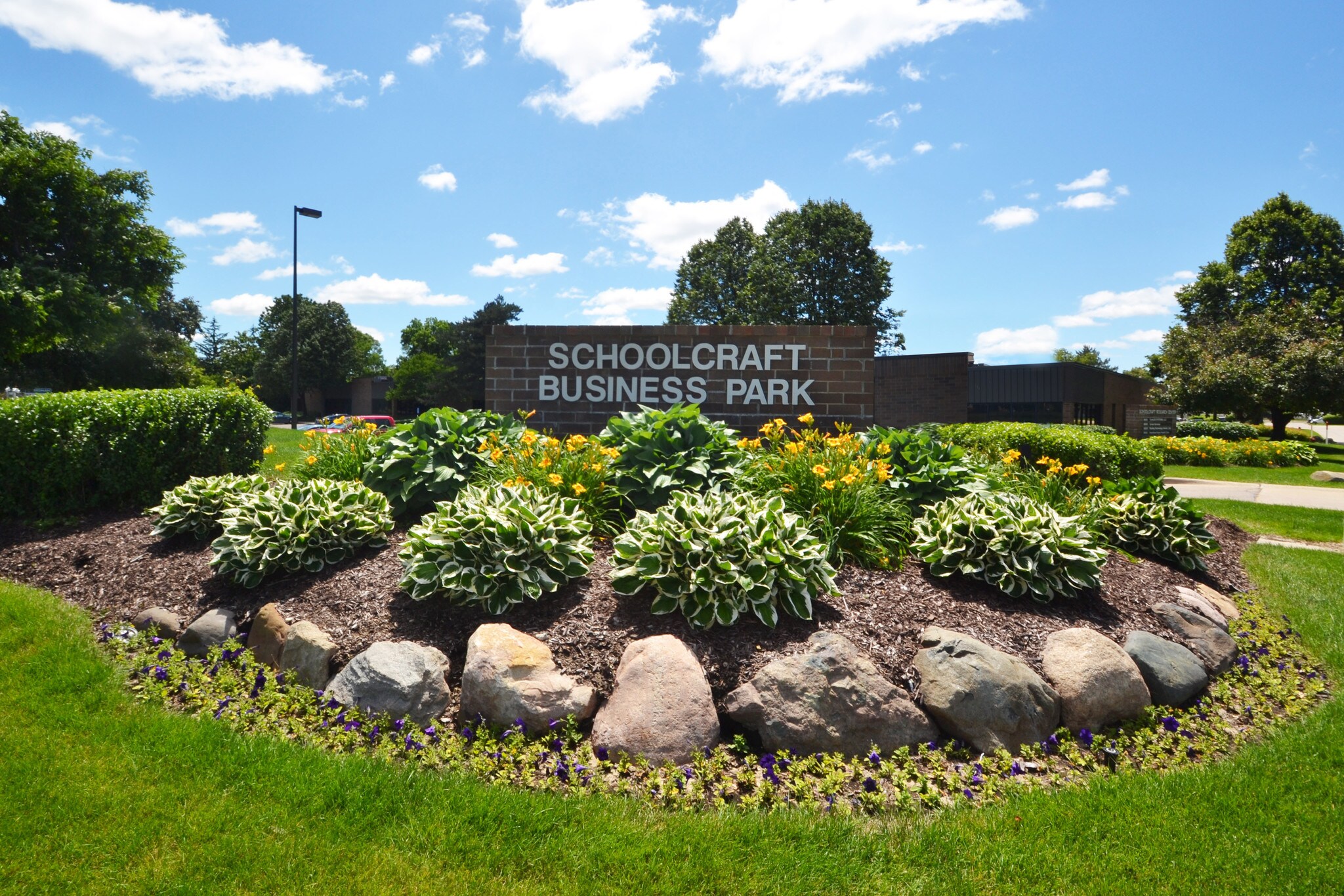 3801938035 Schoolcraft Rd, Livonia, MI 48150 Schoolcraft Business