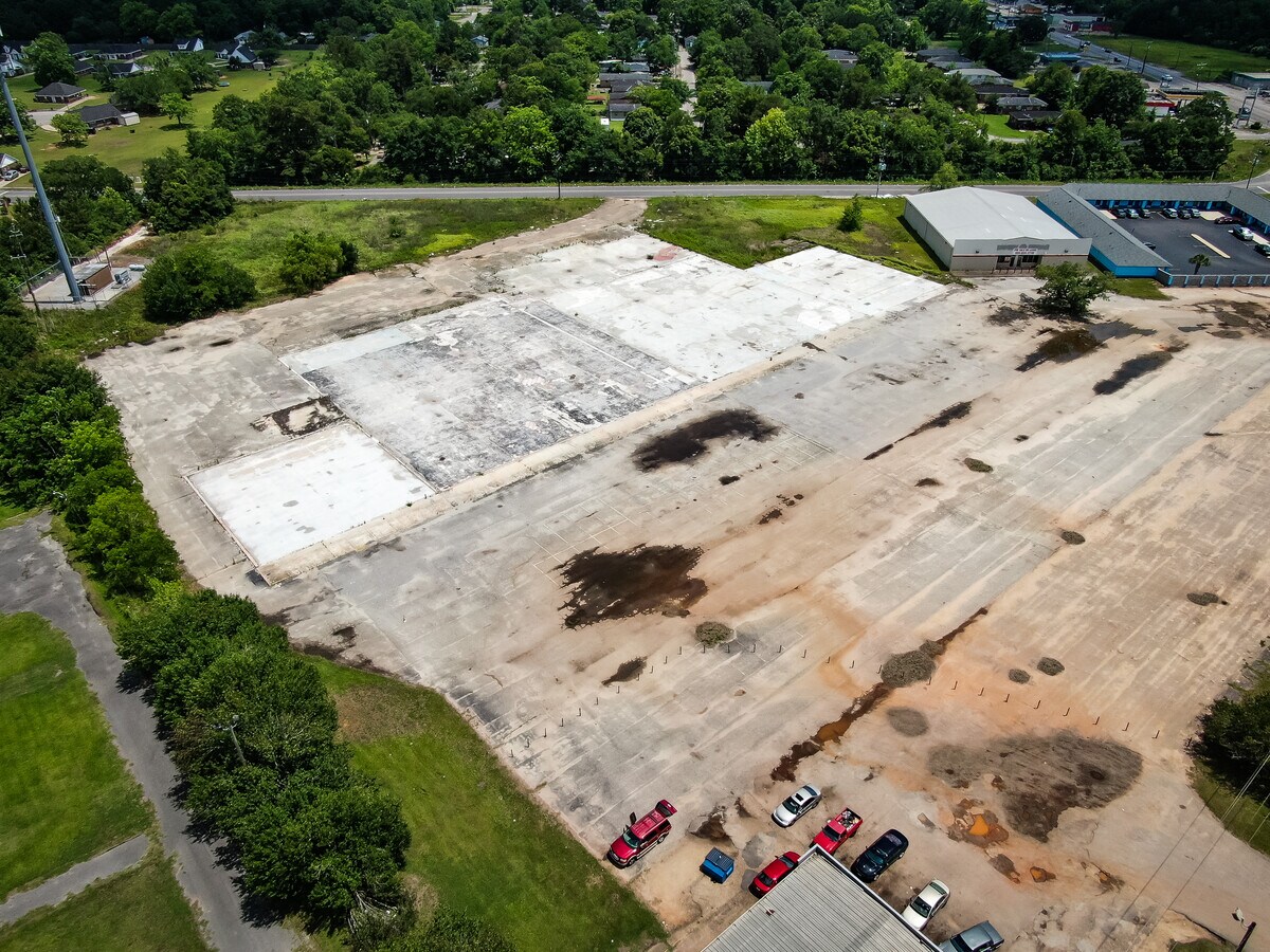 1075 S Bessemer Ave, Prichard, AL 36610