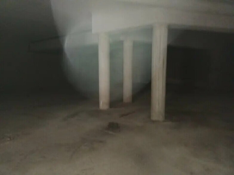 Retail in Fécamp for lease - Interior Photo - Image 2 of 2