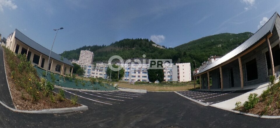 Retail in Lourdes for lease - Building Photo - Image 2 of 7