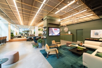 325 N Wells St, Chicago, IL for lease Interior Photo- Image 1 of 18