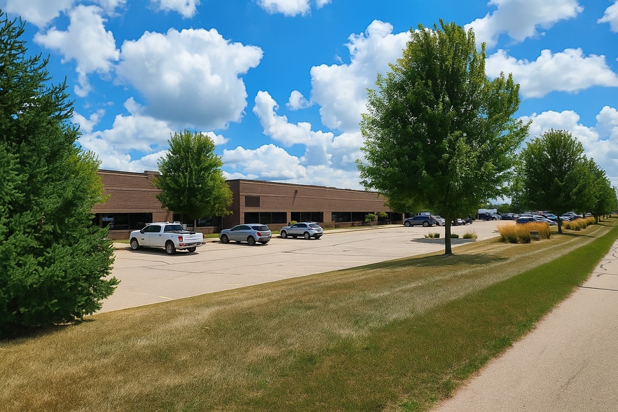 201 Moravian Valley Rd, Waunakee, WI for lease - Building Photo - Image 1 of 4