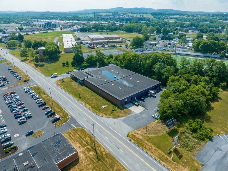 3617 Simpson Ferry Rd, Camp Hill, PA for sale - Building Photo - Image 3 of 7