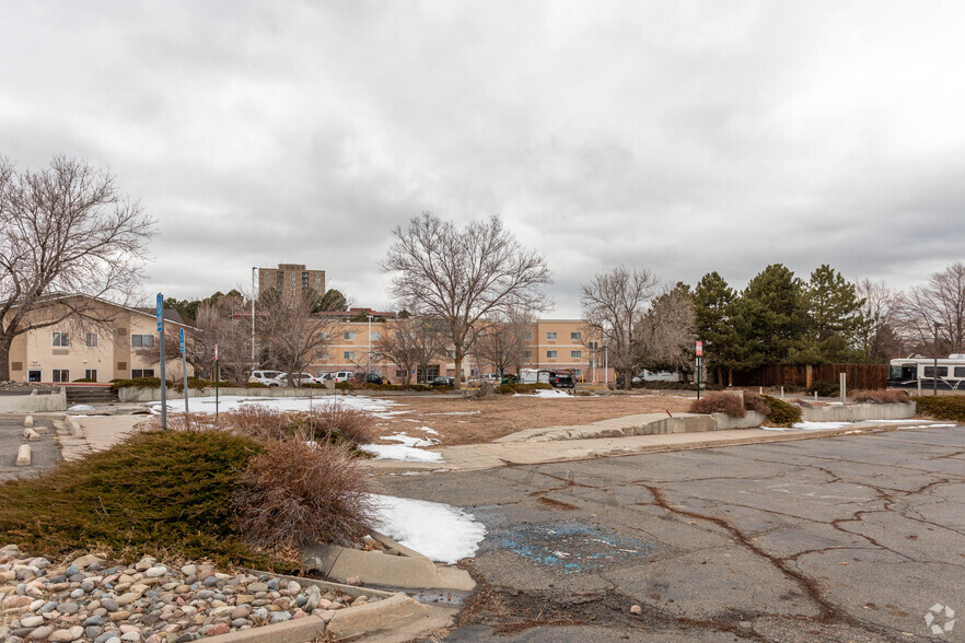 11905 W 6th Ave, Lakewood, CO for sale - Primary Photo - Image 1 of 1