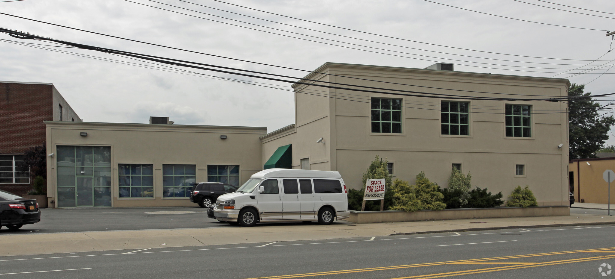 115-117 Herricks Rd, New Hyde Park, NY for lease Primary Photo- Image 1 of 4